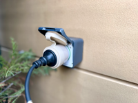 Shelly · Plug & Play \"Outdoor Plug S Gen3\" · Zwischenstecker für draußen · 12A · Messfunktion · WLAN · Matter · BT